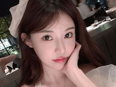 欧美综合自拍美照分享平台，尽享多元文化与个性风格