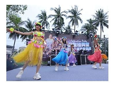 “精彩樱花草街舞视频完整版，成人舞蹈展示与分享”